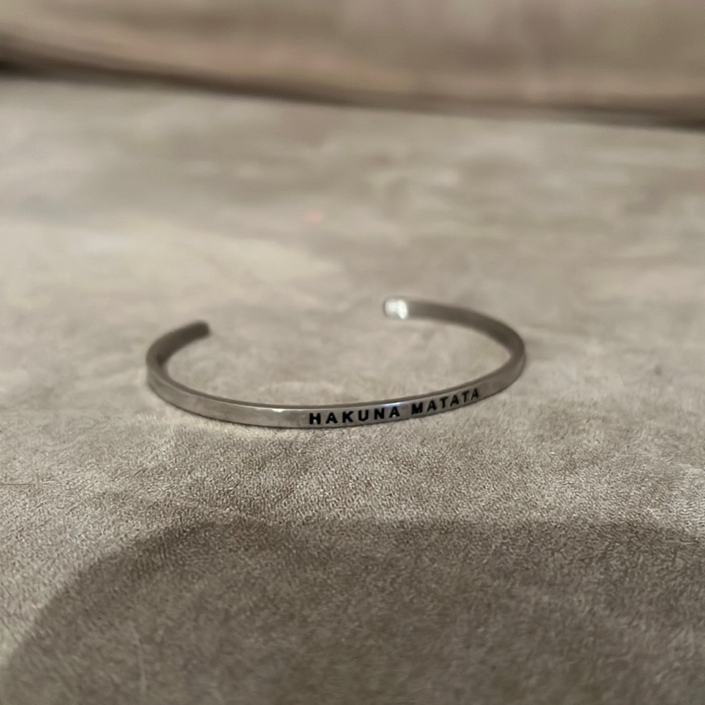 Mantra Band Hakuna Matata Silver Bracelet
